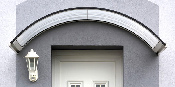daszki aluminiowe nad drzwi