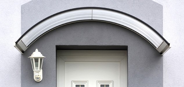 daszki aluminiowe nad drzwi